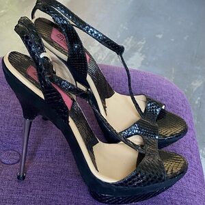 Massimo Dogama Black T-Strap Snake Metal Spike Heels Size 38 (US 7.5)